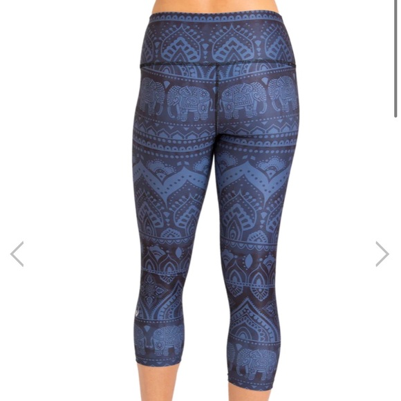 Inner Fire Cropped Leggings - Size 8 - Sacred Elephant - Picture 3 of 9